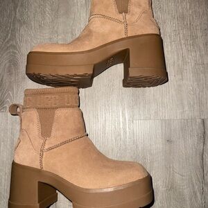 UGG Women’s Brooklyn Chelsea Boot